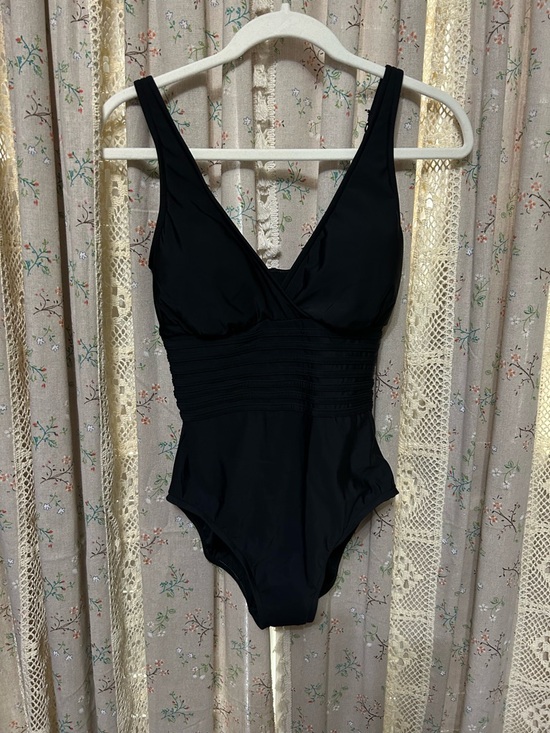 Aqua Green Other - Aqua Green Black Ruched One Piece Swimsuit NWT Size M 8/10